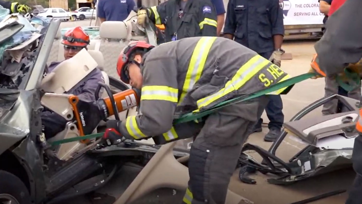 Featured image for “Team Holmatro Demonstrates Vehicle Extrication in Less Than 8 Minutes with Battery Powered Holmatro Hydraulic Rescue Tools”