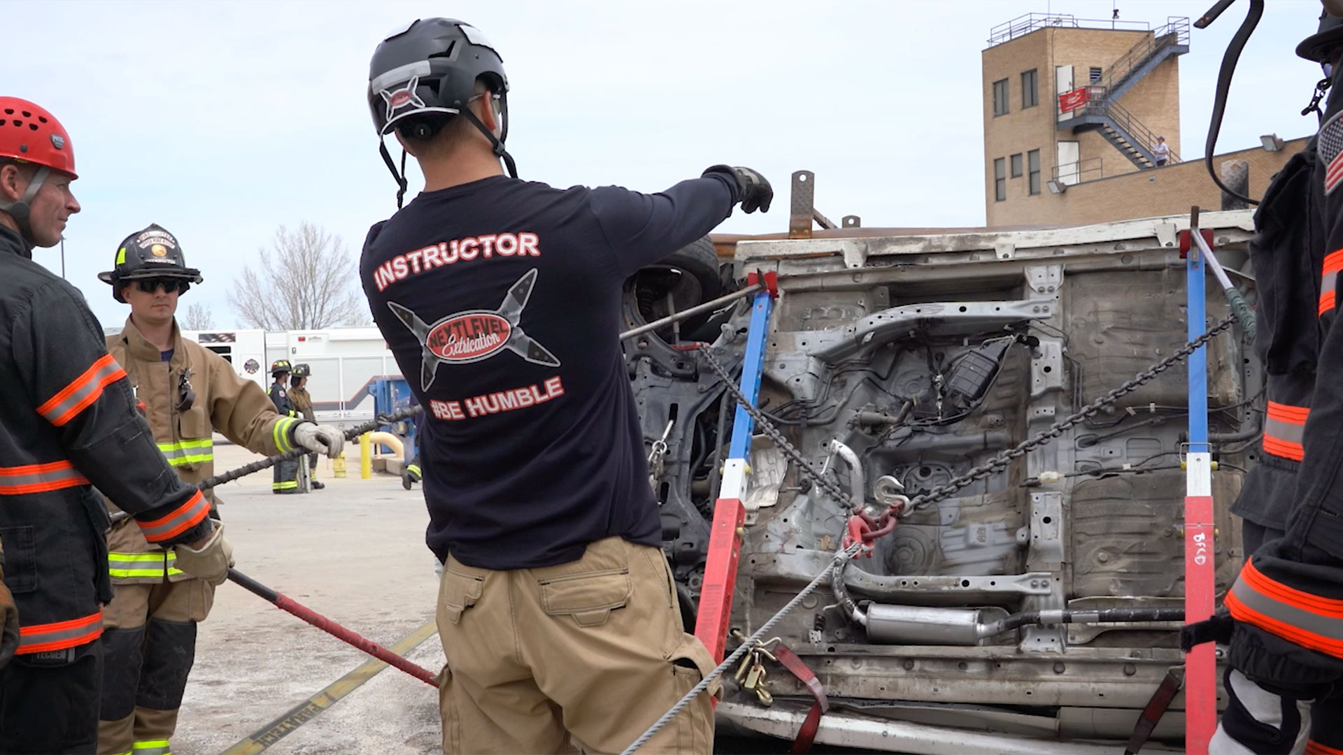 Featured image for “Tie Back Rig Part 4: Lifting the Vehicle  | Vehicle Extrication Training”